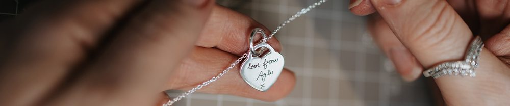 Why Jewellery with Ashes Matters More Than Ever at Christmas